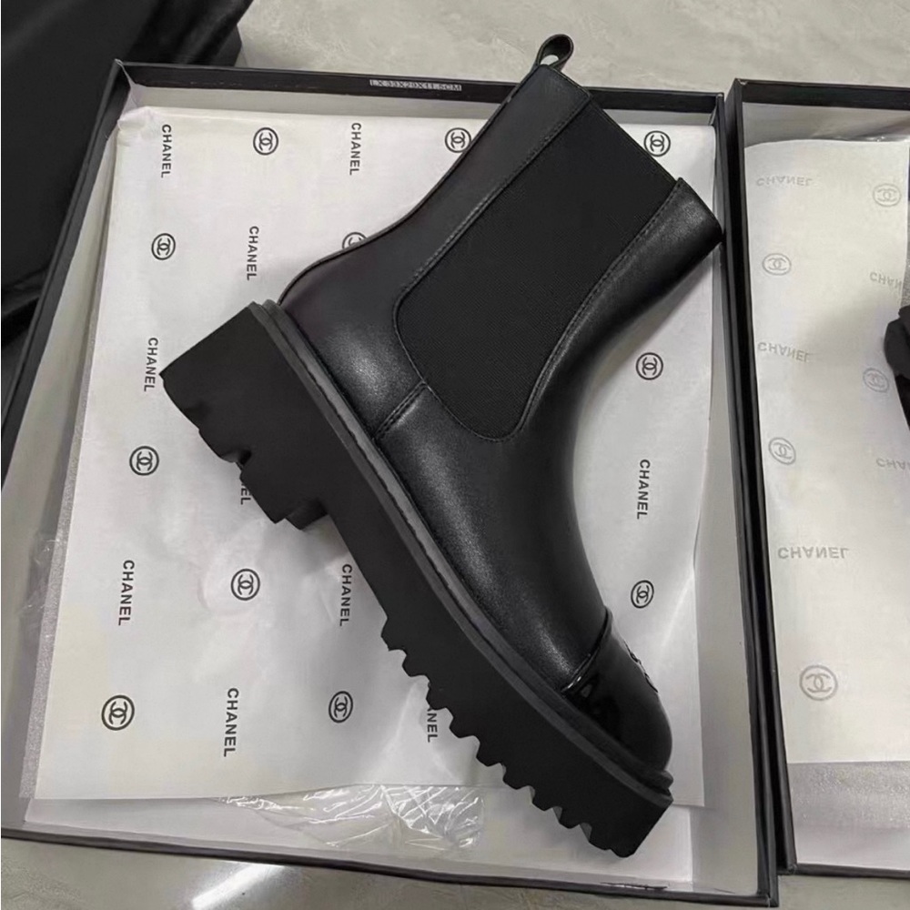 CHANEL Glossy Black Leather Boots - Picture 2 of 6